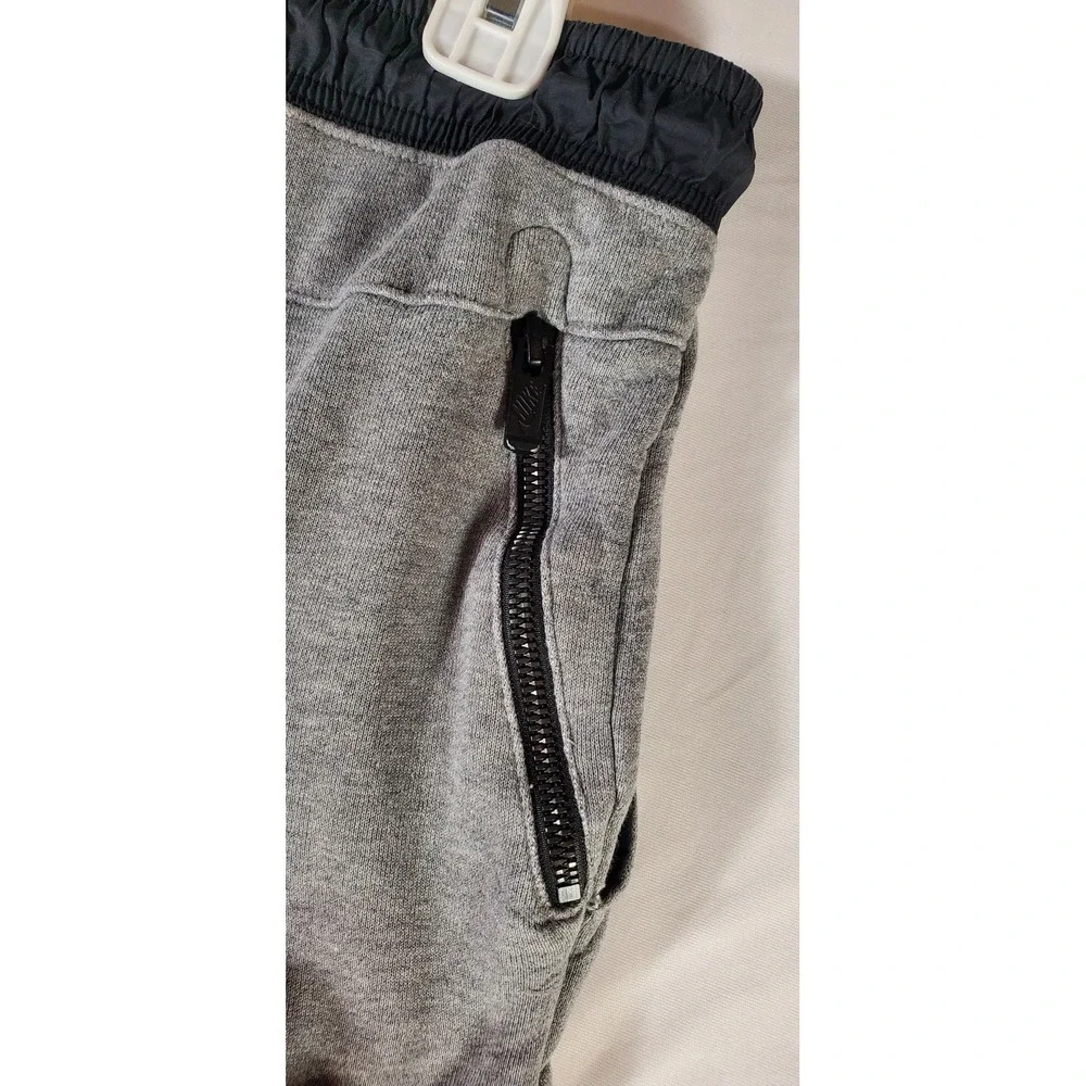 Nike Mens Joggers Heather Gray Black Elastic Waist Tapered Sweatpants Medium